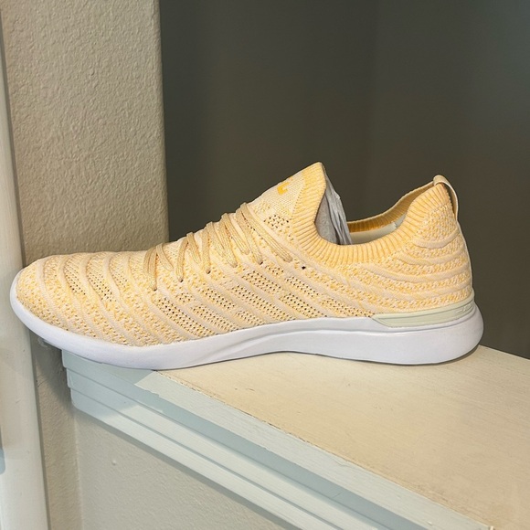 APL Men\'s Athletic Shoes in Yellow and White main image 10